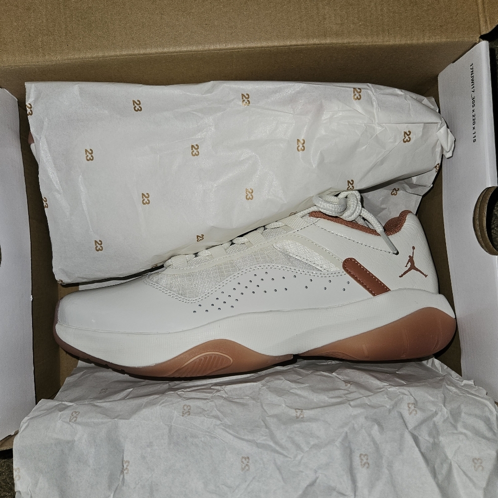 Womens Jordan 11 CMFT Low